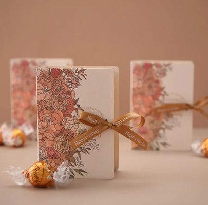 Aanvaardbaar klantlogo Kartonnen bruiloft snoepverpakking voor mooie bloemen