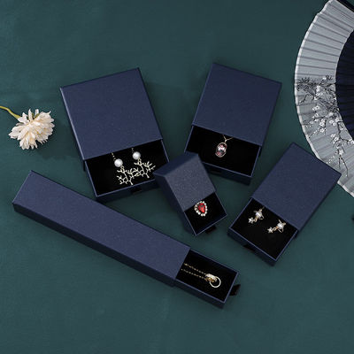 Custom logo grootte luxe schuifdoos met lint touw juwelen cadeau doos set laken doos