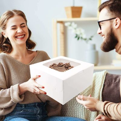 Wit papier bakkerijdoos met venster vierkant karton wegwerpkoekdoos