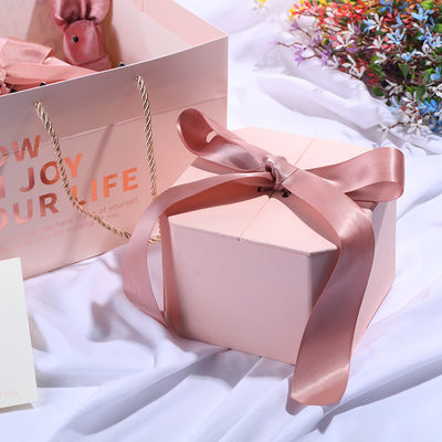 Custom boutique luxe Matt juwelen cadeaubon met magnetische sluiting en zwart lint