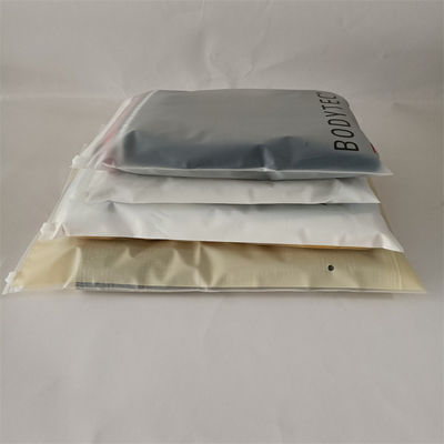 Aanpassen van elke kleur Vochtbestendige polyzakken voor schoenen en kleding Frosted Zipper Bag