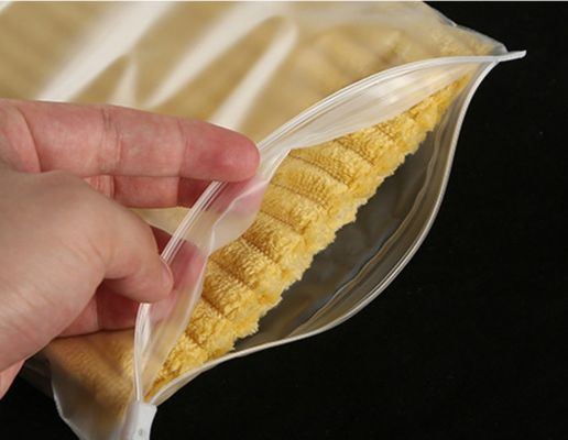 Eco-vriendelijk zip slot en zak met klep voor aangepaste gedrukte verpakking T-shirt kleding