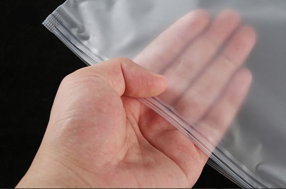Eco-vriendelijk zip slot en zak met klep voor aangepaste gedrukte verpakking T-shirt kleding