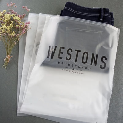 Eco-vriendelijk drukwerk Plastic Zip Lock Packaging Bags voor kleding 0.08mm Custom Dusty
